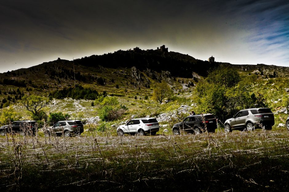 LAND ROVER DISCOVERY - ROCCA CALASCIO - IN TV IL 27 MAGGIO