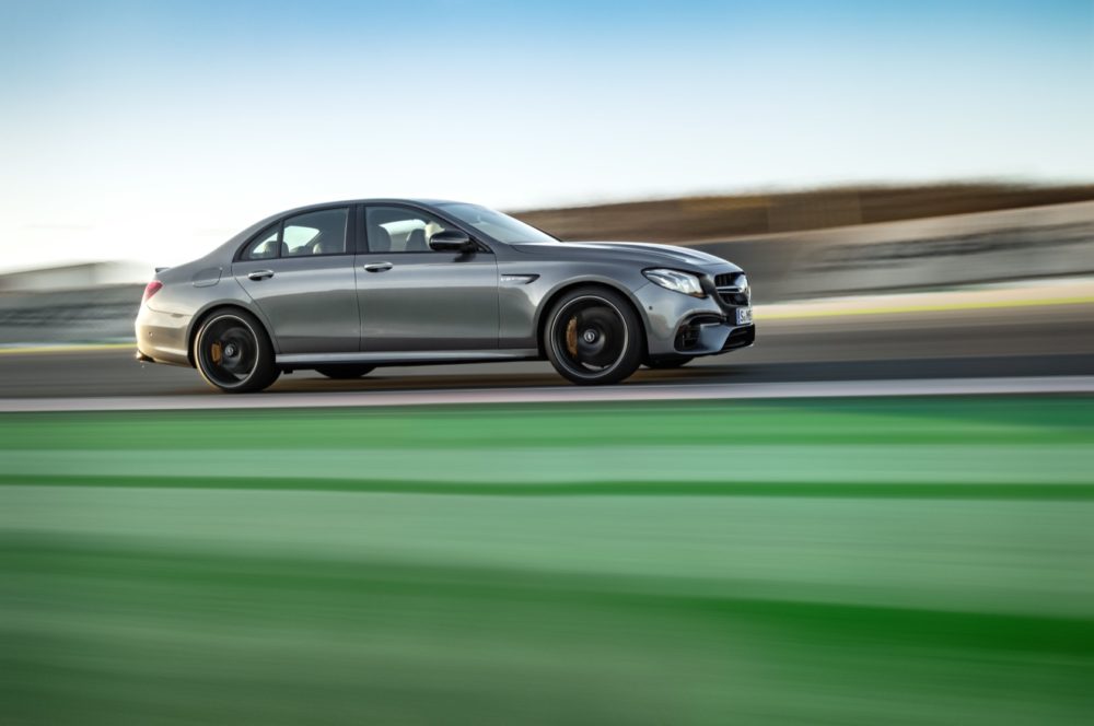 Mercedes-AMG E 63 S 4MATIC+, Außenaufnahme ;Kraftstoffverbrauch kombiniert: 9,2 – 8,9l/100 km; CO2-Emissionen kombiniert: 209 - 203 g/km Mercedes-AMG E 63 S 4MATIC+, outdoor shot; Fuel consumption combined: 9,2 – 8,9 l/100 km; Combined CO2 emissions: 209 - 203 g/km