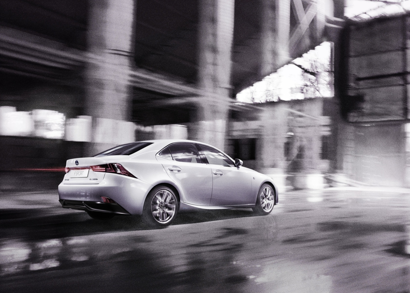 Lexus is 300h 2014