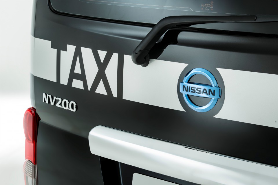 nissan-rivela-il-nuovo-frontale-del-suo-taxi-per-londra-e-su-misura-per-rispettare-la-tradizione-dei-black-cabs-113316_1_5